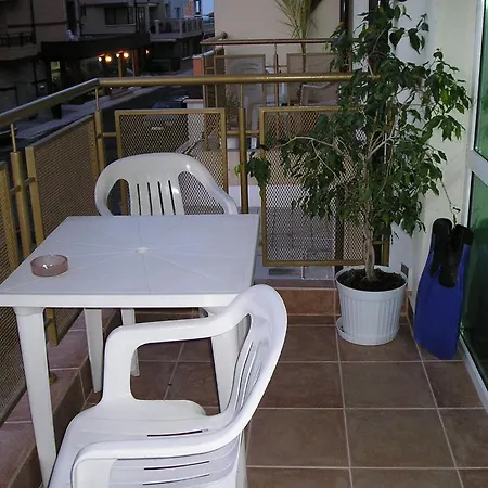 Apartment Kostov דירה *