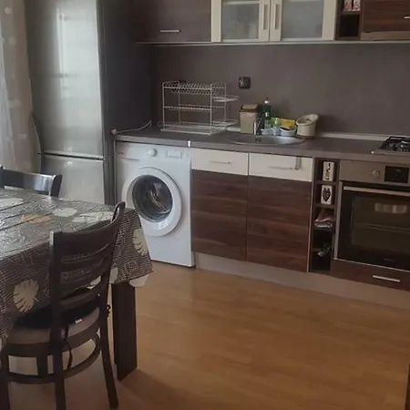 Apartment Kostov דירה *